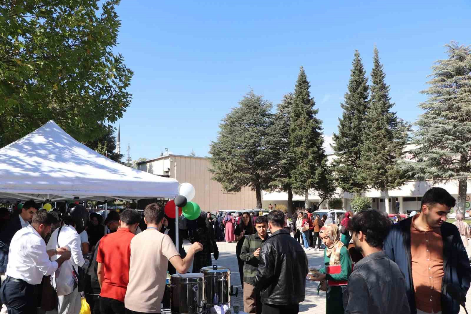 universite-ogrencilerinden-filistin-icin-yardim-kampanyasi