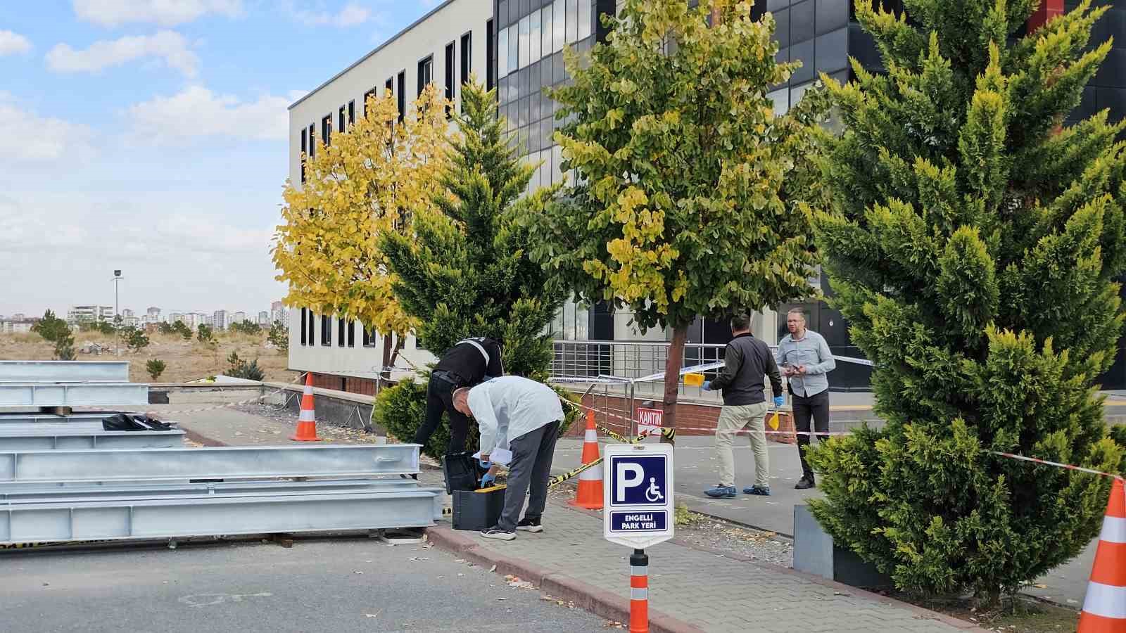 universitede-cinayet-fakulte-onunde-eski-esi-tarafindan-vurulan-kadin-hayatini-kaybetti