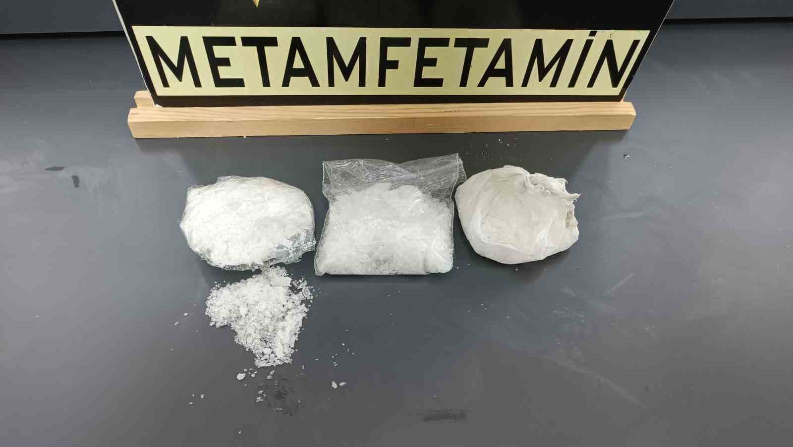 usakta-uyusturucu-operasyonu-2-kisi-tutuklandi