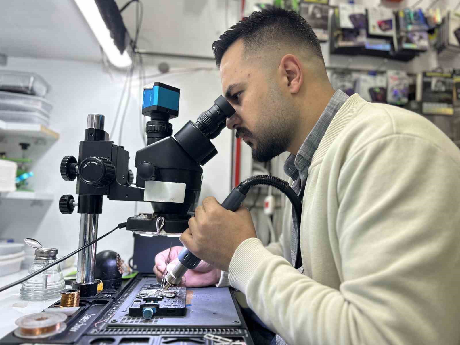 vanda-cep-telefonu-bataryasi-bomba-gibi-patladi