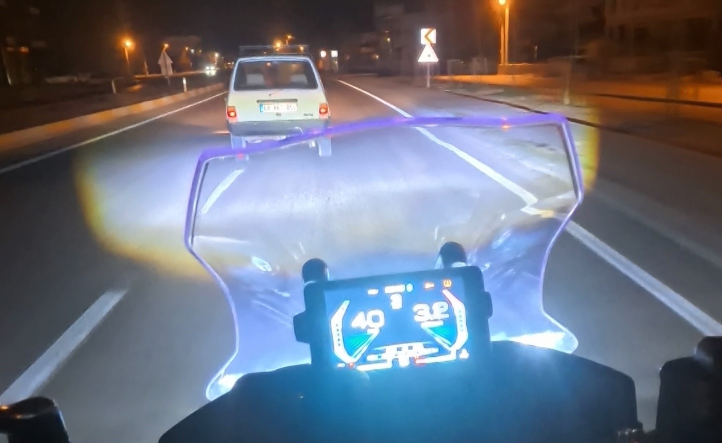 yasal-sinirin-8-kat-uzerinde-alkollu-halde-kaza-yapti-kahveye-oturup-cay-icti