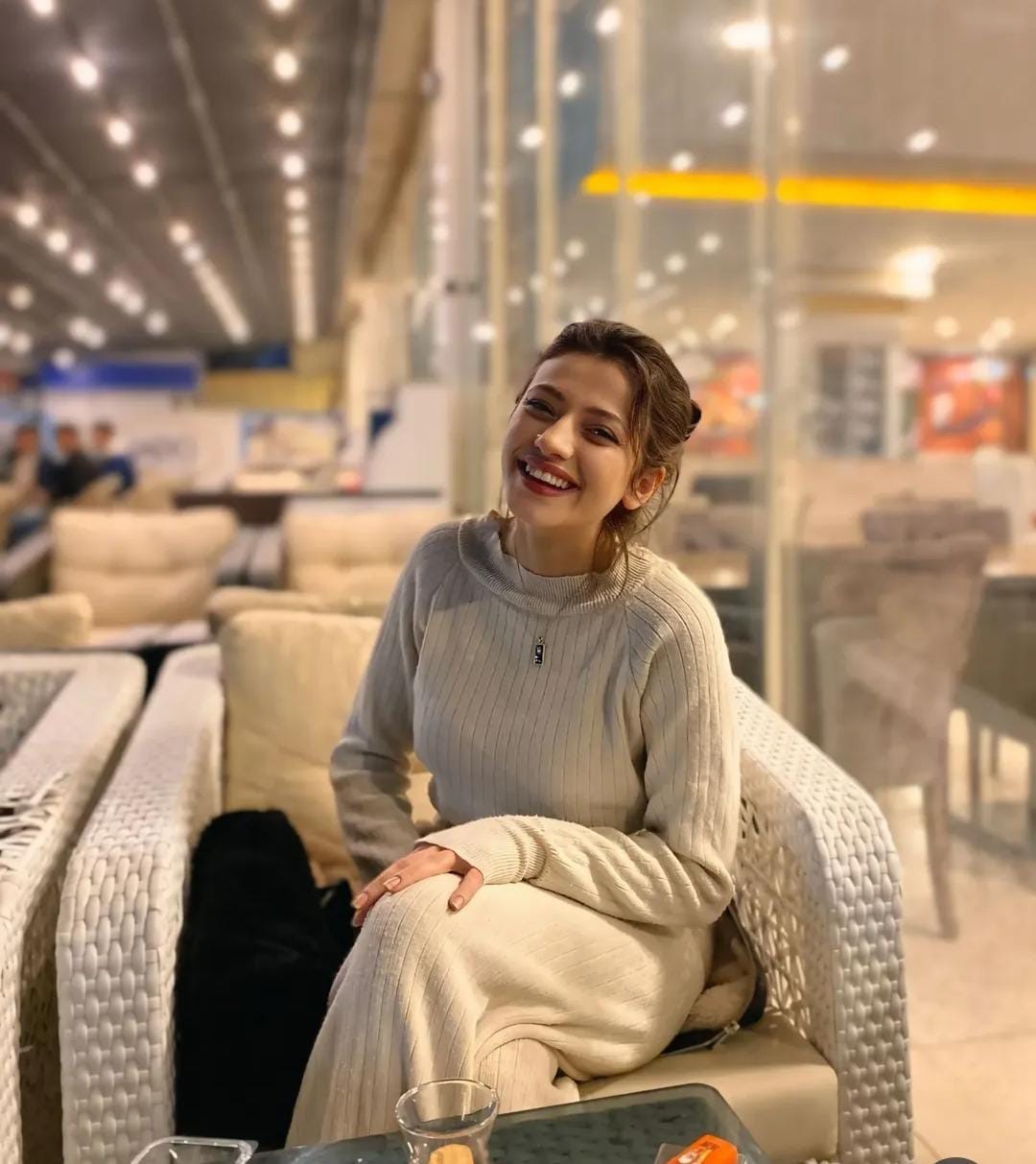 yolun-karsisina-gecerken-otomobilin-carptigi-genc-saglik-teknisyeni-hayatini-kaybetti