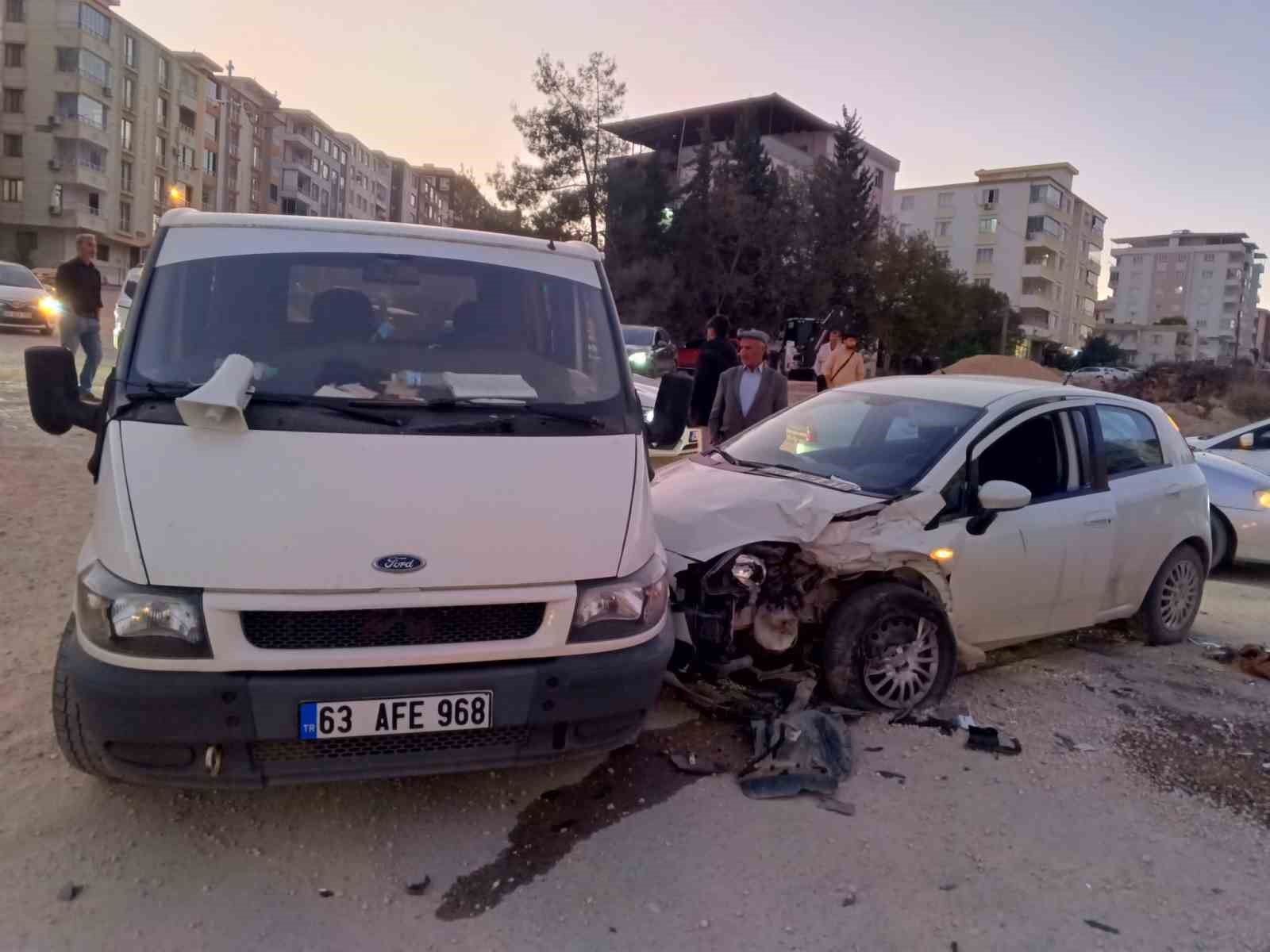 zincirleme-trafik-kazasinda-5-kisi-yaralandi