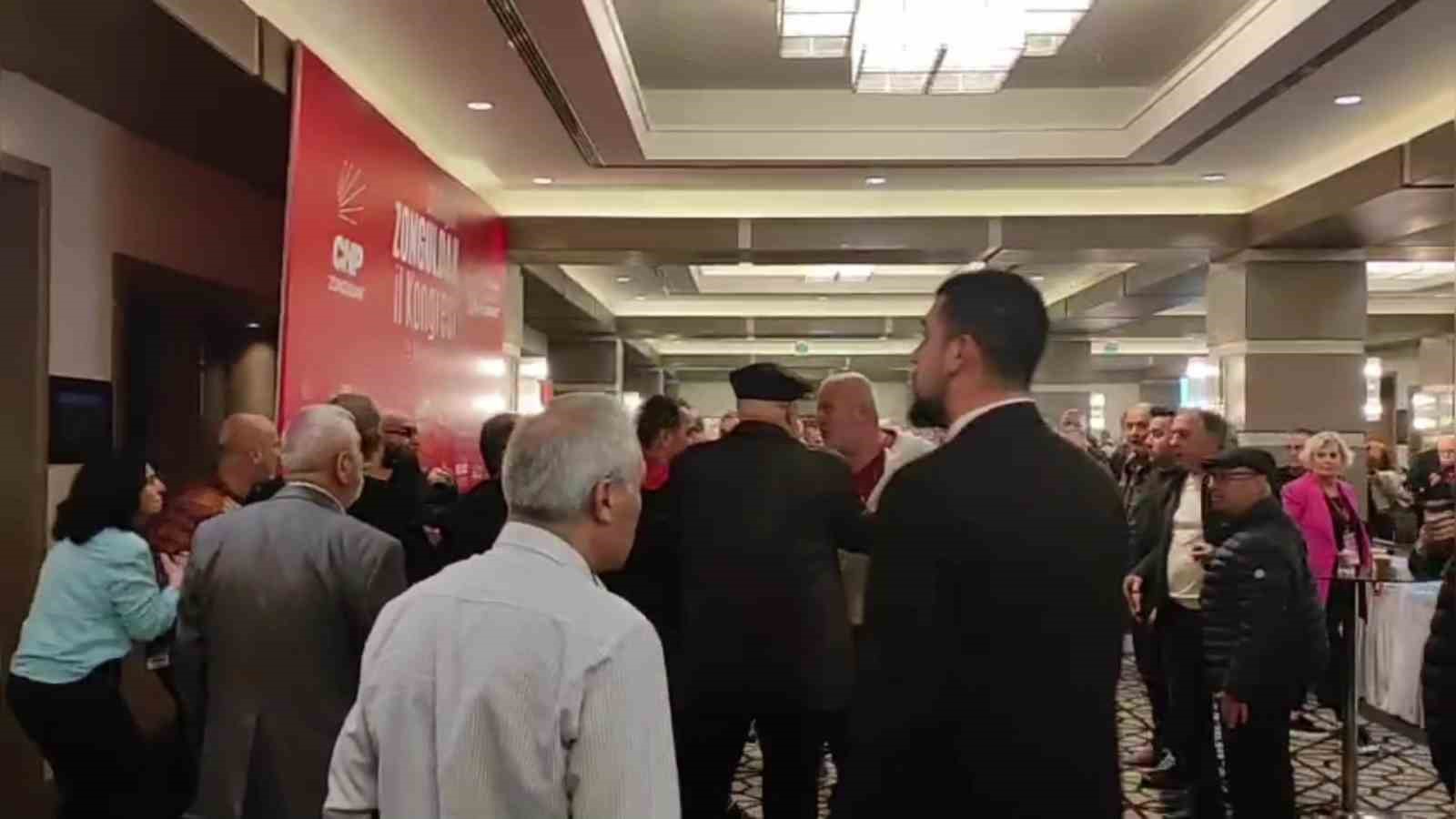 zonguldakta-chpnin-kongresinde-yumruklu-kavga