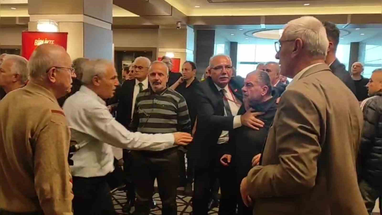 zonguldakta-chpnin-kongresinde-yumruklu-kavga