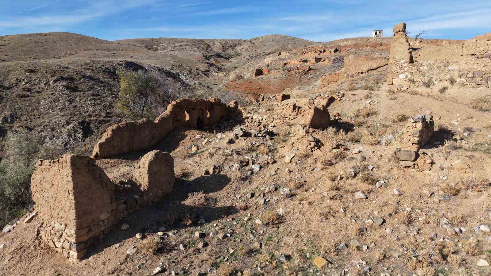 35-yil-once-terk-edildi-ismi-uydu-haritasindan-bile-silindi