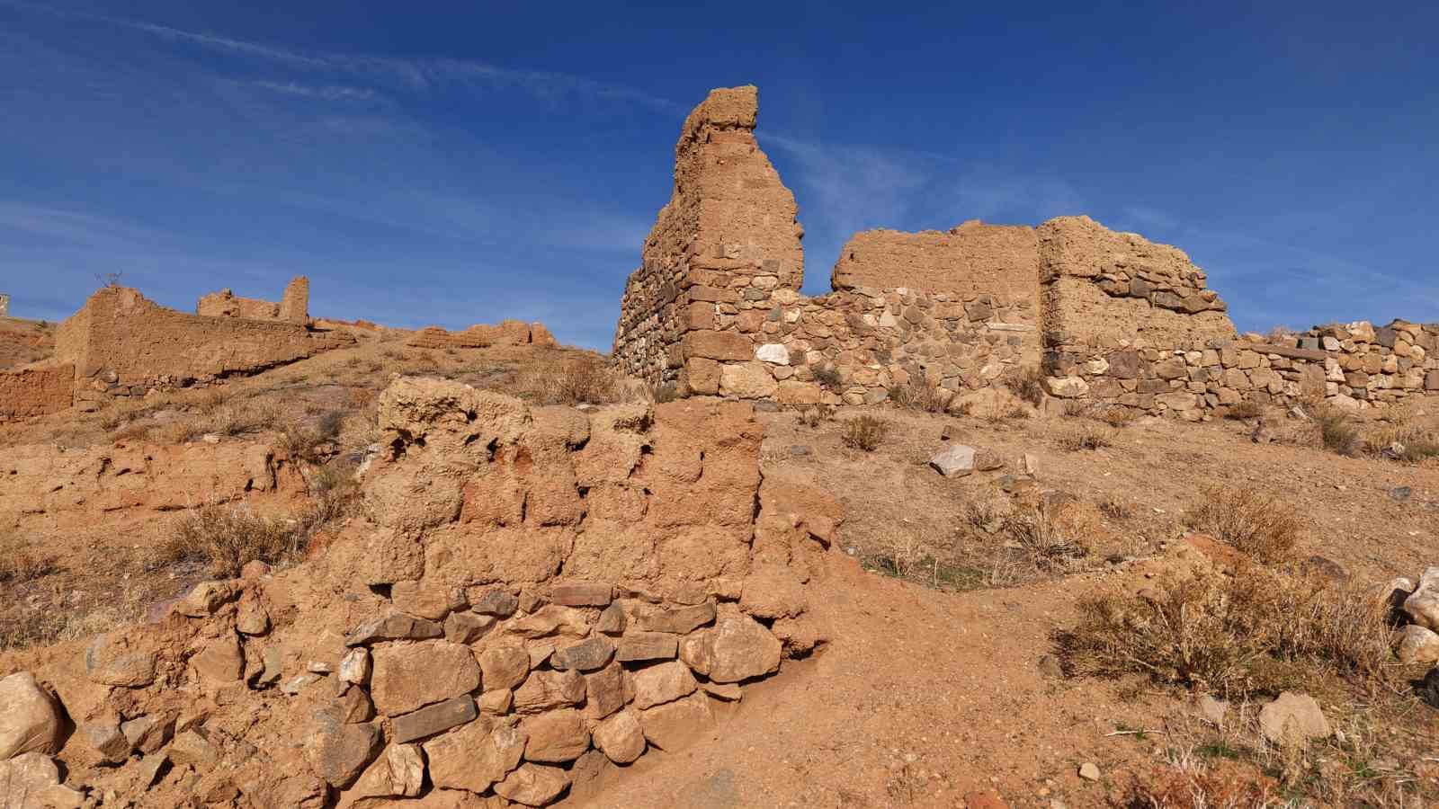 35-yil-once-terk-edildi-ismi-uydu-haritasindan-bile-silindi