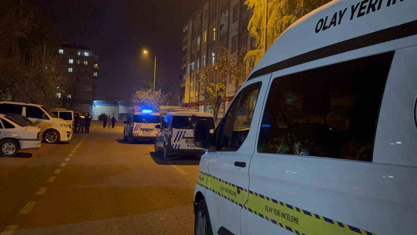 ablasinin-acisina-dayanamadi-ayni-yerden-atladi-1-agir-yarali