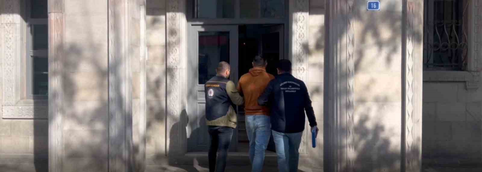 agrida-gocmen-kacakciligi-operasyonunda-4-organizator-tutuklandi