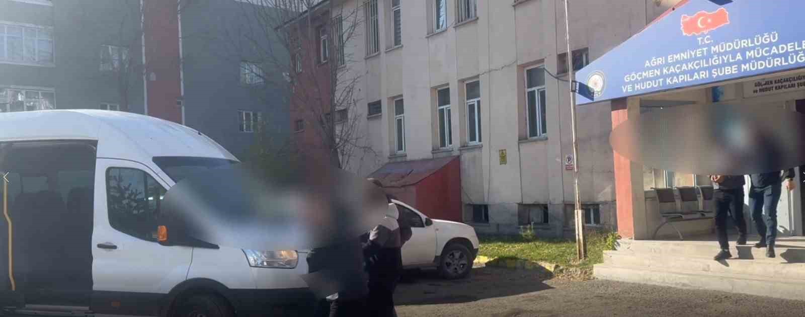 agrida-gocmen-kacakciligi-operasyonunda-4-organizator-tutuklandi