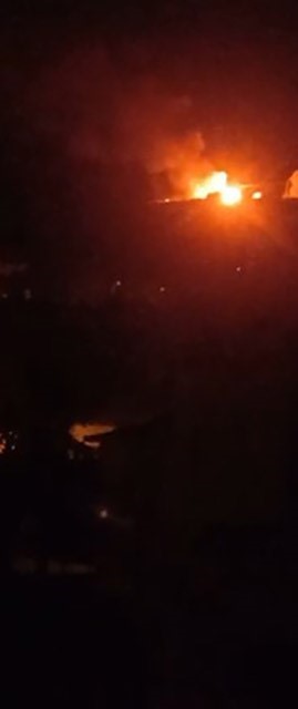 alanyada-mutfak-tupu-yuklu-kamyonet-alev-alev-yandi