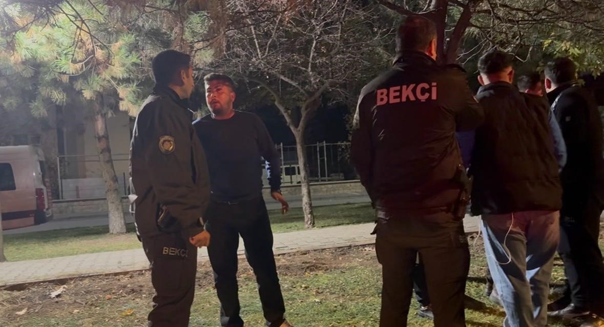 alkollu-yakalanmamak-icin-sofor-oldugunu-inkar-eden-sahis-ekiplere-zorluk-cikardi