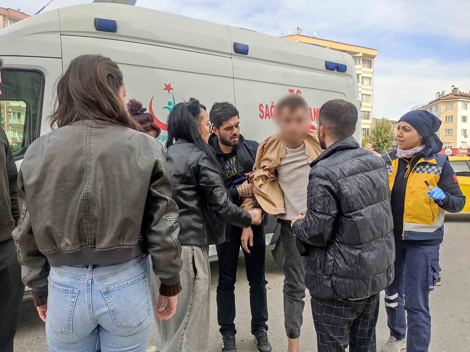 aniden-yere-yigilan-seker-hastasi-genc-korkuttu