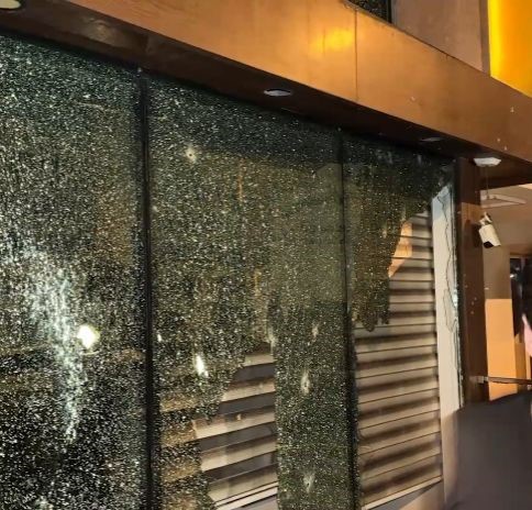 antalyada-is-yerine-zarar-veren-10-sahis-tutuklandi