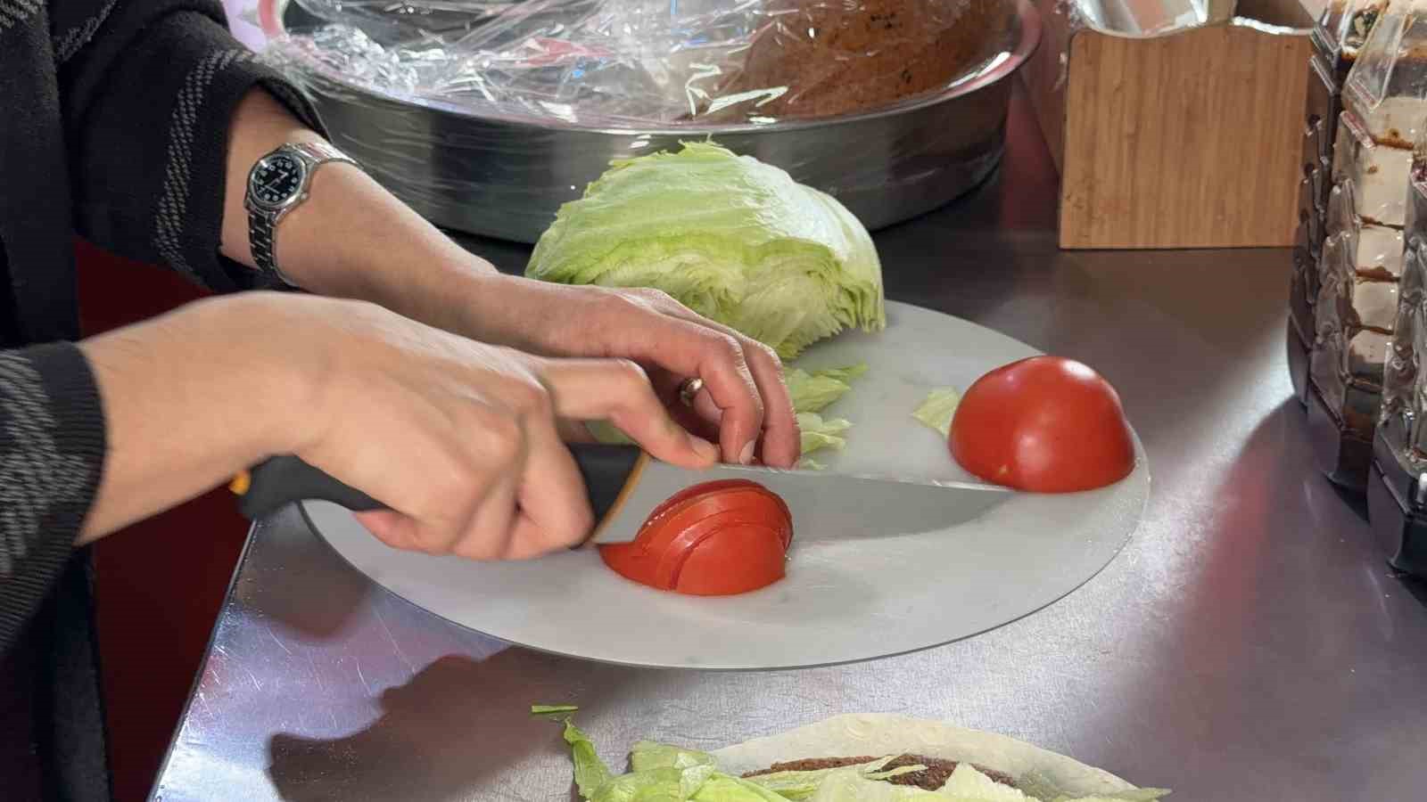 arnavutkoyde-cigkoftecide-ilginc-dolandiricilik