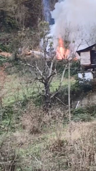 artvinde-is-makinesi-alev-aldi