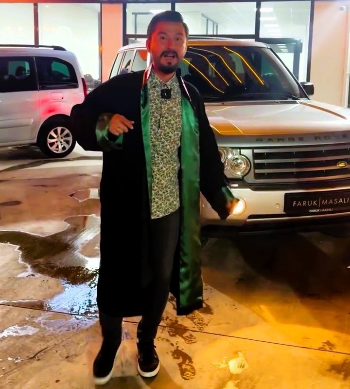 avukatlardan-cubbeyle-arac-tanitimi-yapan-galericiye-suc-duyurusu