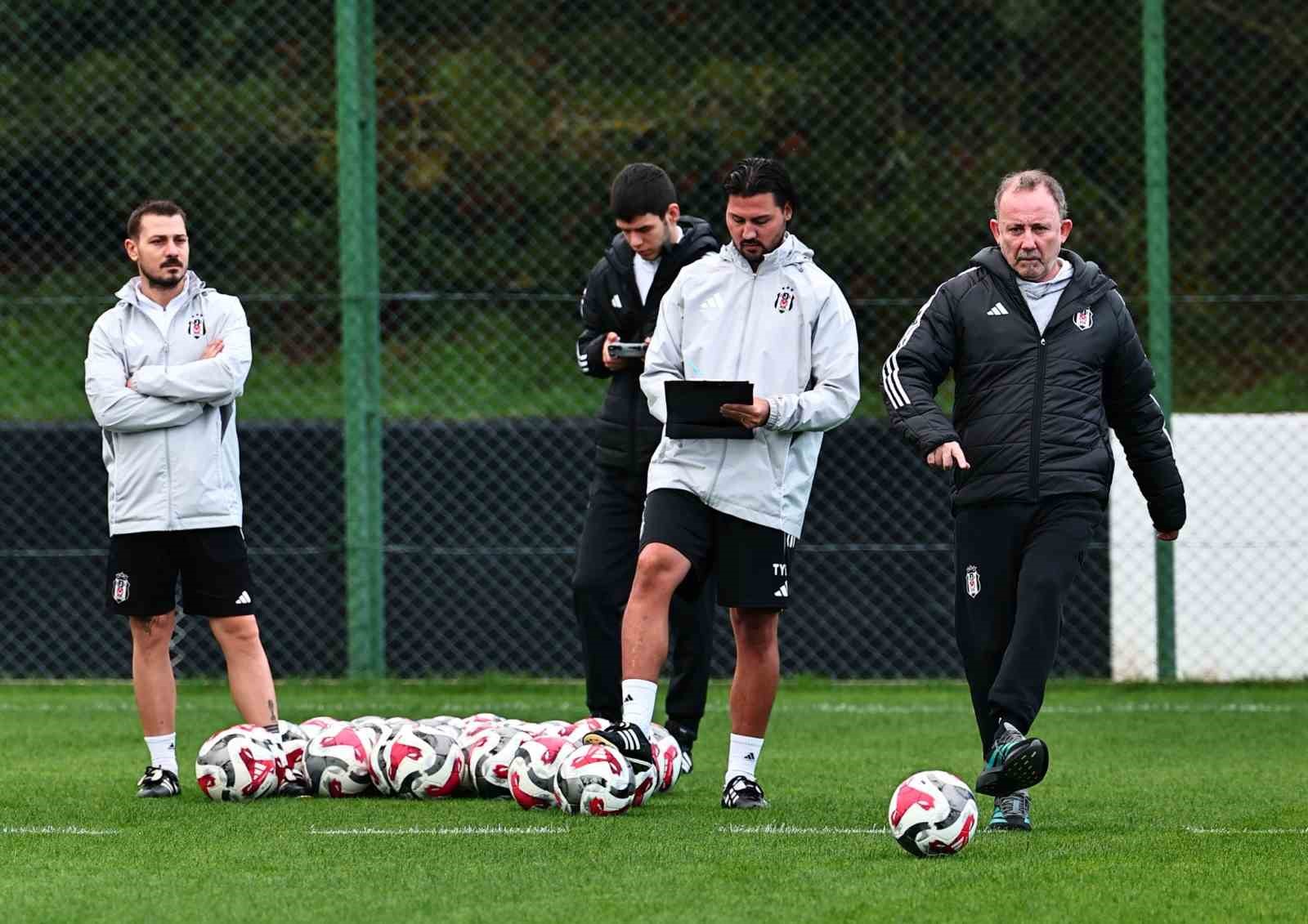 besiktas-fatih-karagumruk-maci-hazirliklarina-basladi