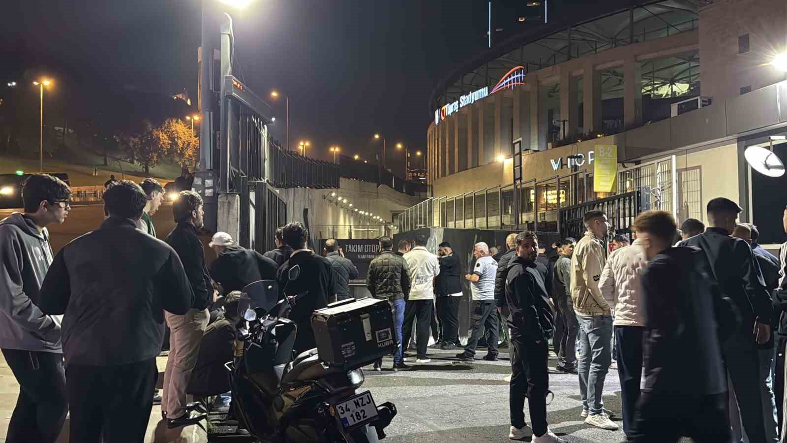 besiktasta-derbi-oncesi-silahli-kavga-1-yarali