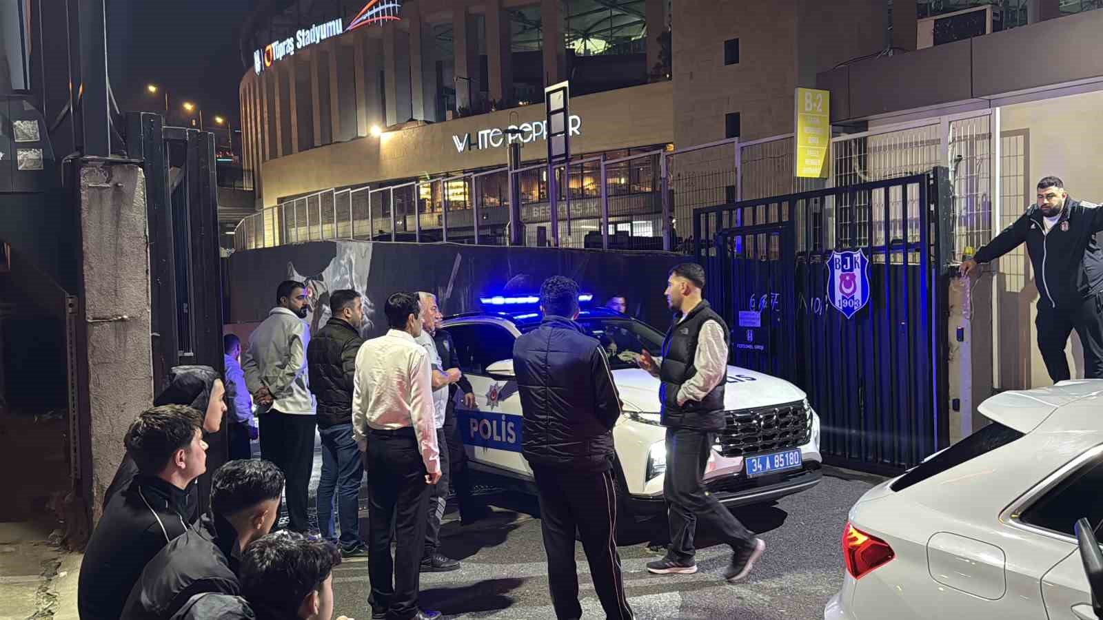 besiktasta-derbi-oncesi-silahli-kavga-1-yarali