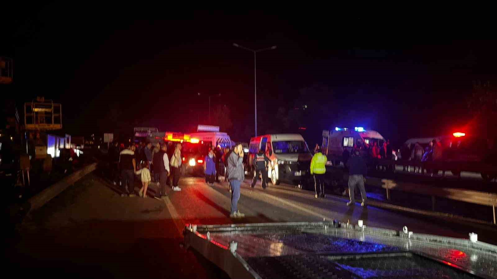 bursada-zincirleme-kaza-1-olu-13-yarali