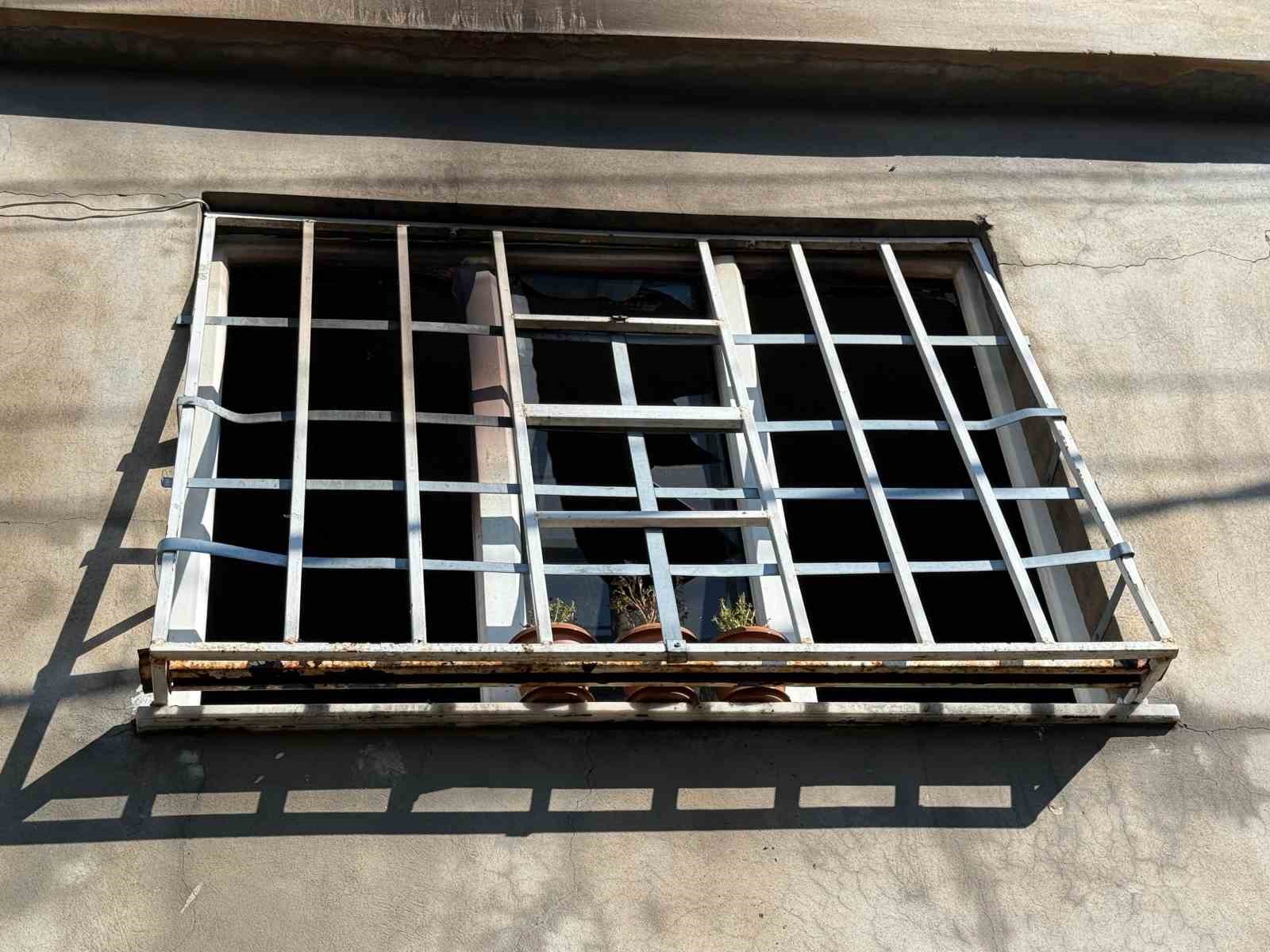 cocuklar-sobayi-devirdi-facianin-esiginden-donuldu