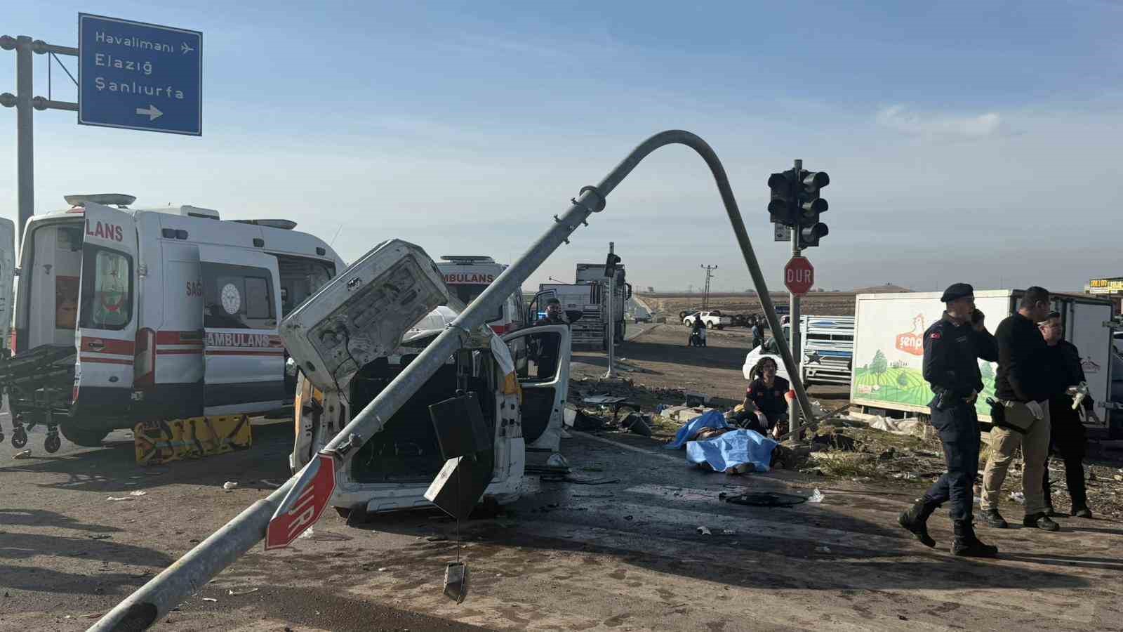 diyarbakirda-24-saatte-katliam-gibi-iki-kaza-8-olu-14-yarali