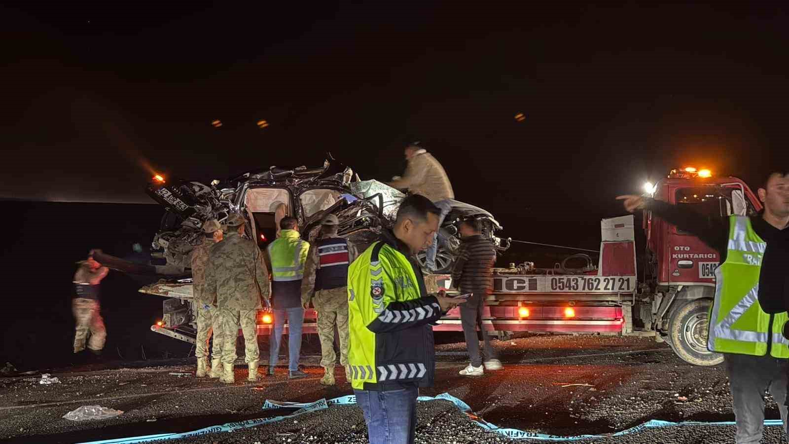 diyarbakirda-24-saatte-katliam-gibi-iki-kaza-8-olu-14-yarali