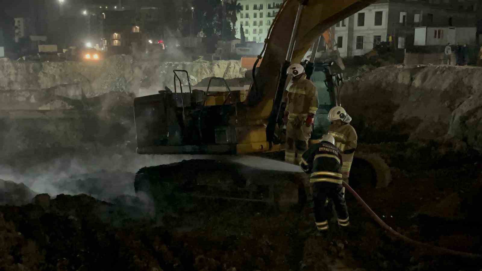 dogal-gaz-patlamasiyla-cikan-yanginda-2-isci-yaralandi