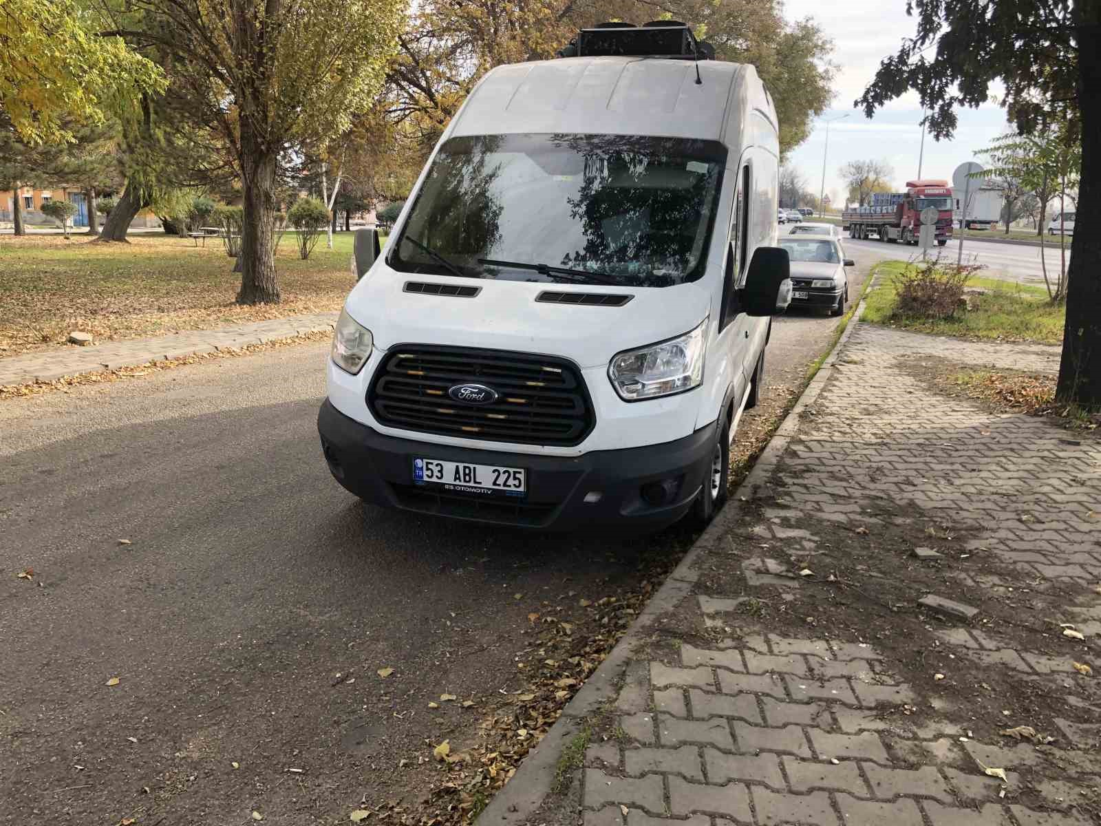 dur-ihtarina-uymayan-cekme-belgeli-aracin-surucusune-11-bin-427-tl-ceza-kesildi