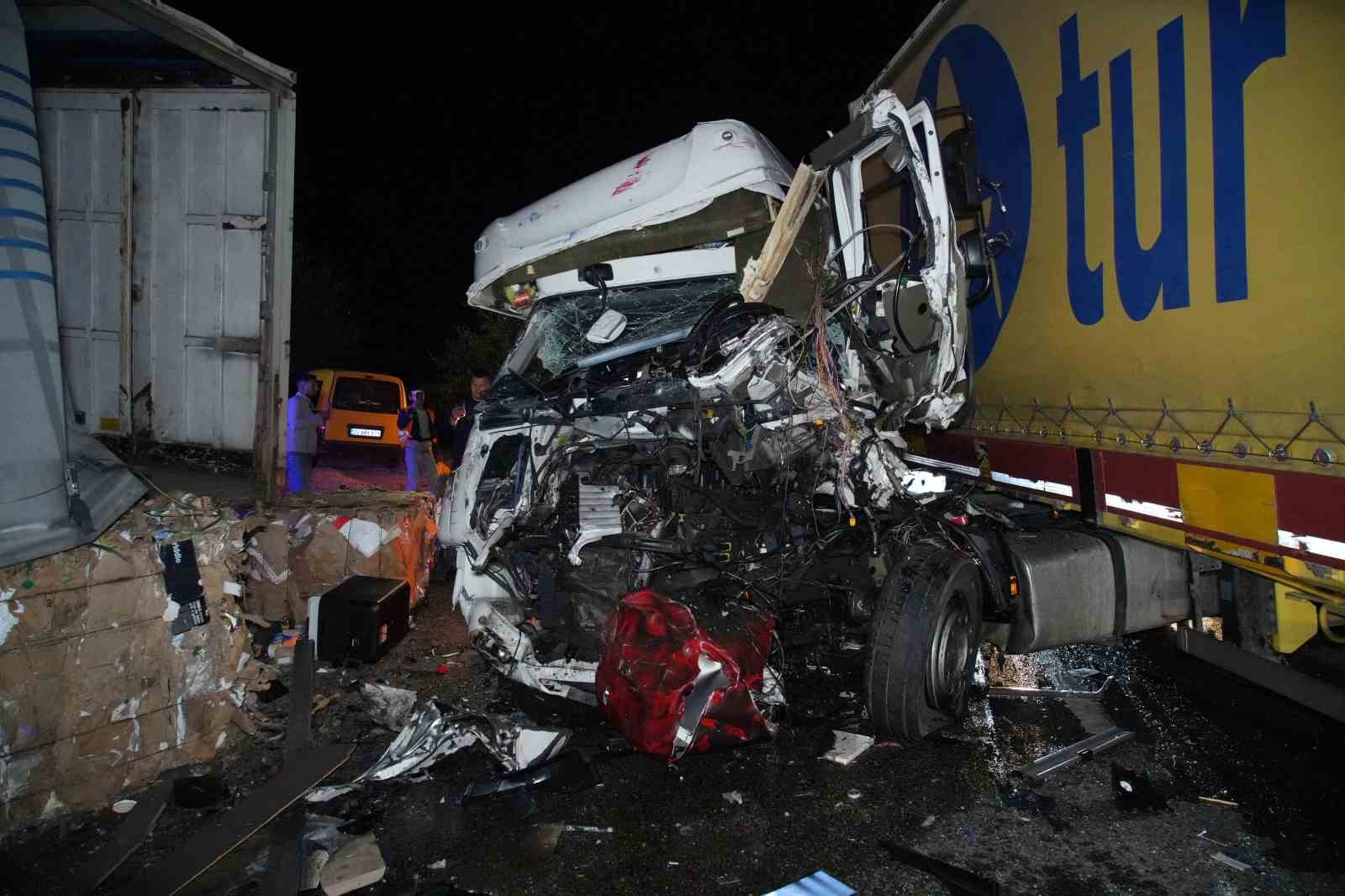 edirnede-zincirleme-kaza-olu-ve-yaralilar-var