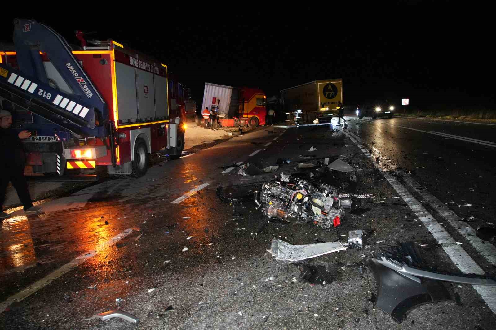 edirnede-zincirleme-kaza-olu-ve-yaralilar-var