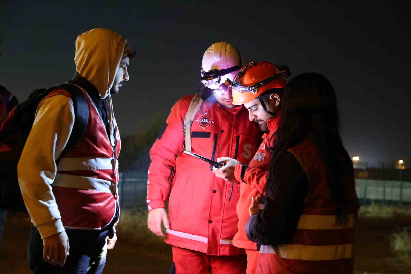 elazigda-kayip-otizmli-cocugu-arama-calismalari-72-saatte-de-gece-boyunca-suruyor