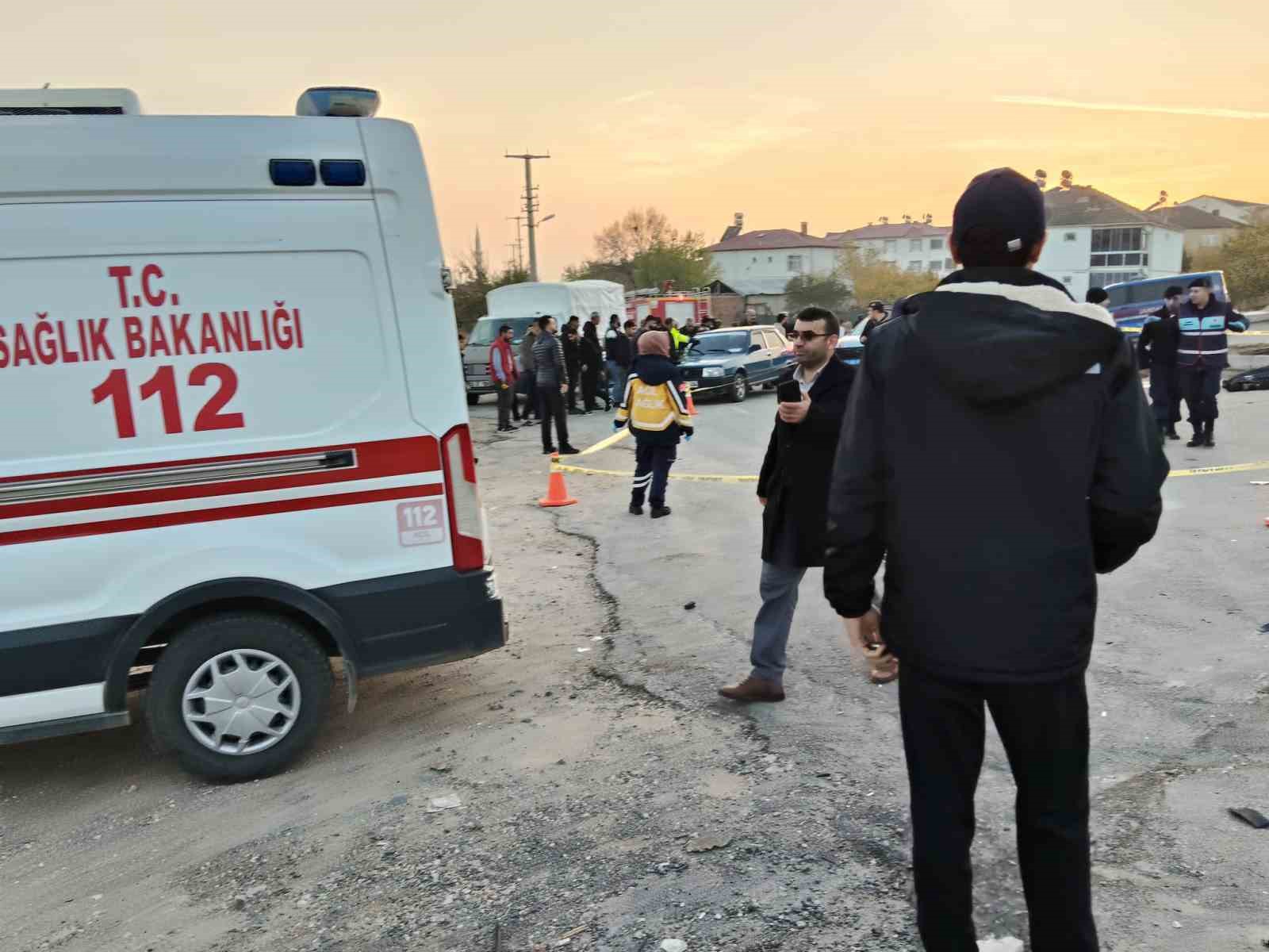 elazigda-kazada-savrulan-arac-yayaya-carpti-1-olu-2-yarali