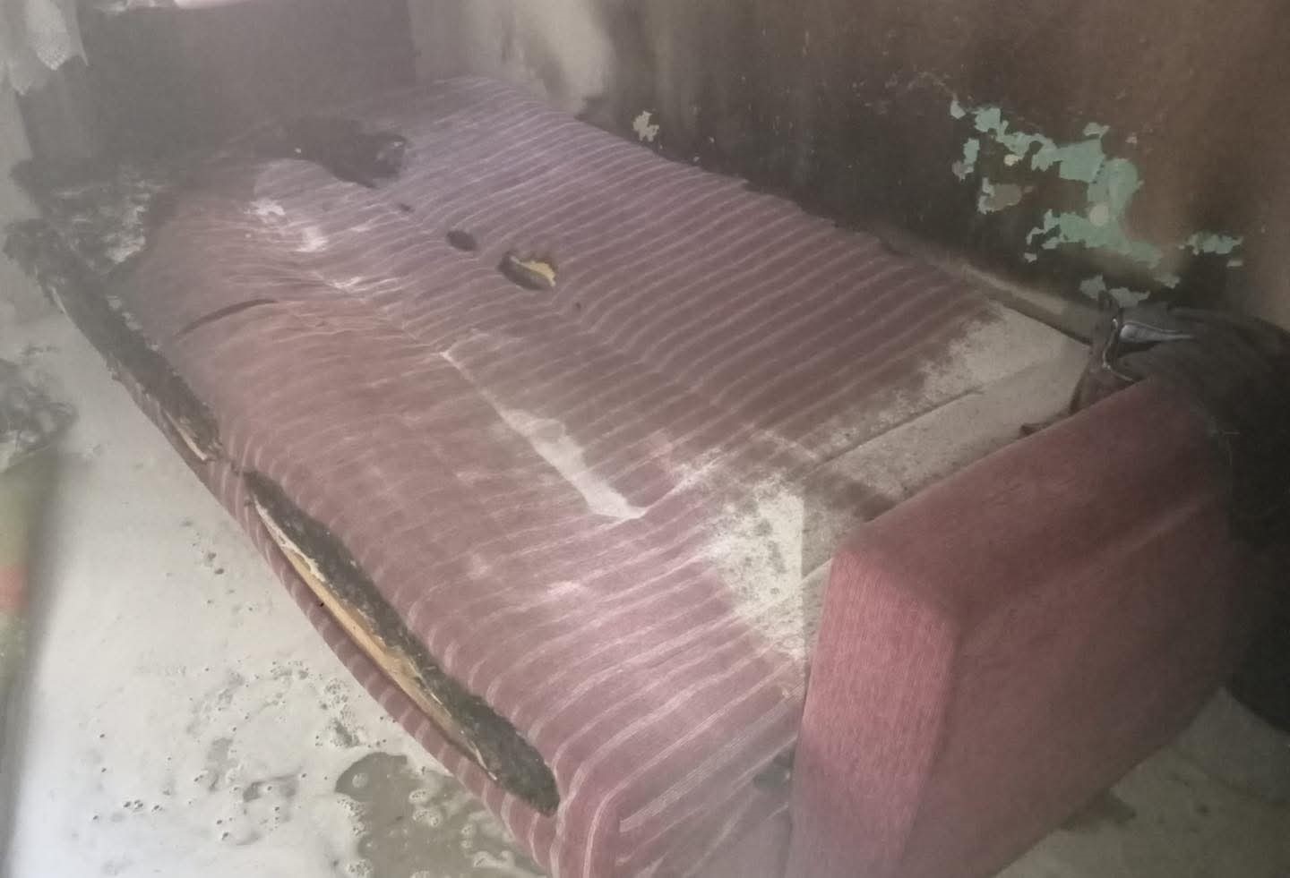 ev-olarak-kullanilan-is-haninda-cikan-yanginda-17si-cocuk-21-kisi-kurtarildi