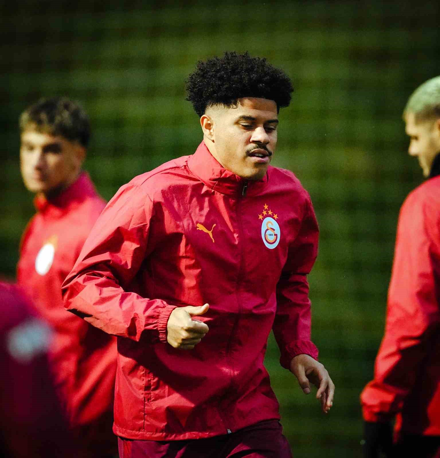 galatasaray-fenerbahce-derbisi-hazirliklarini-tamamladi