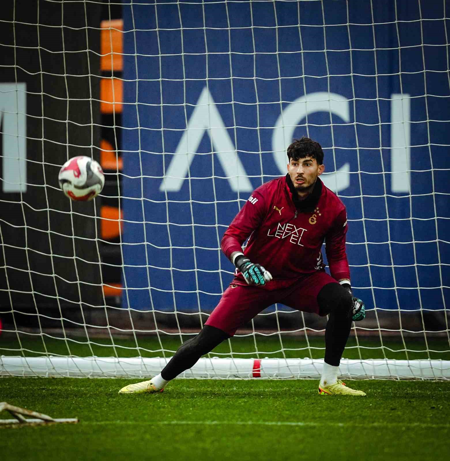 galatasaray-fenerbahce-derbisi-hazirliklarini-tamamladi