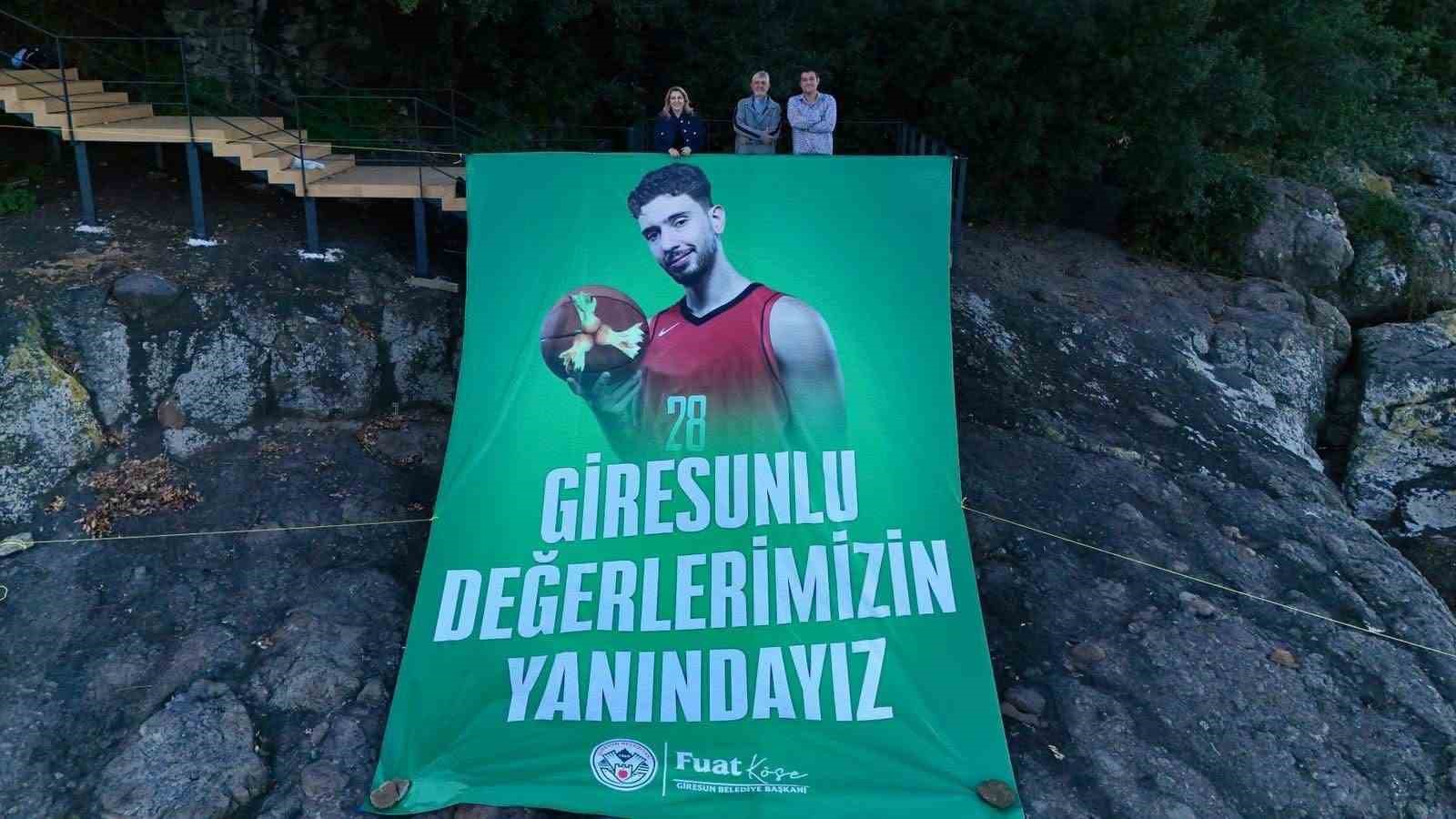 giresun-adasinda-alperen-sengune-onur-posteri