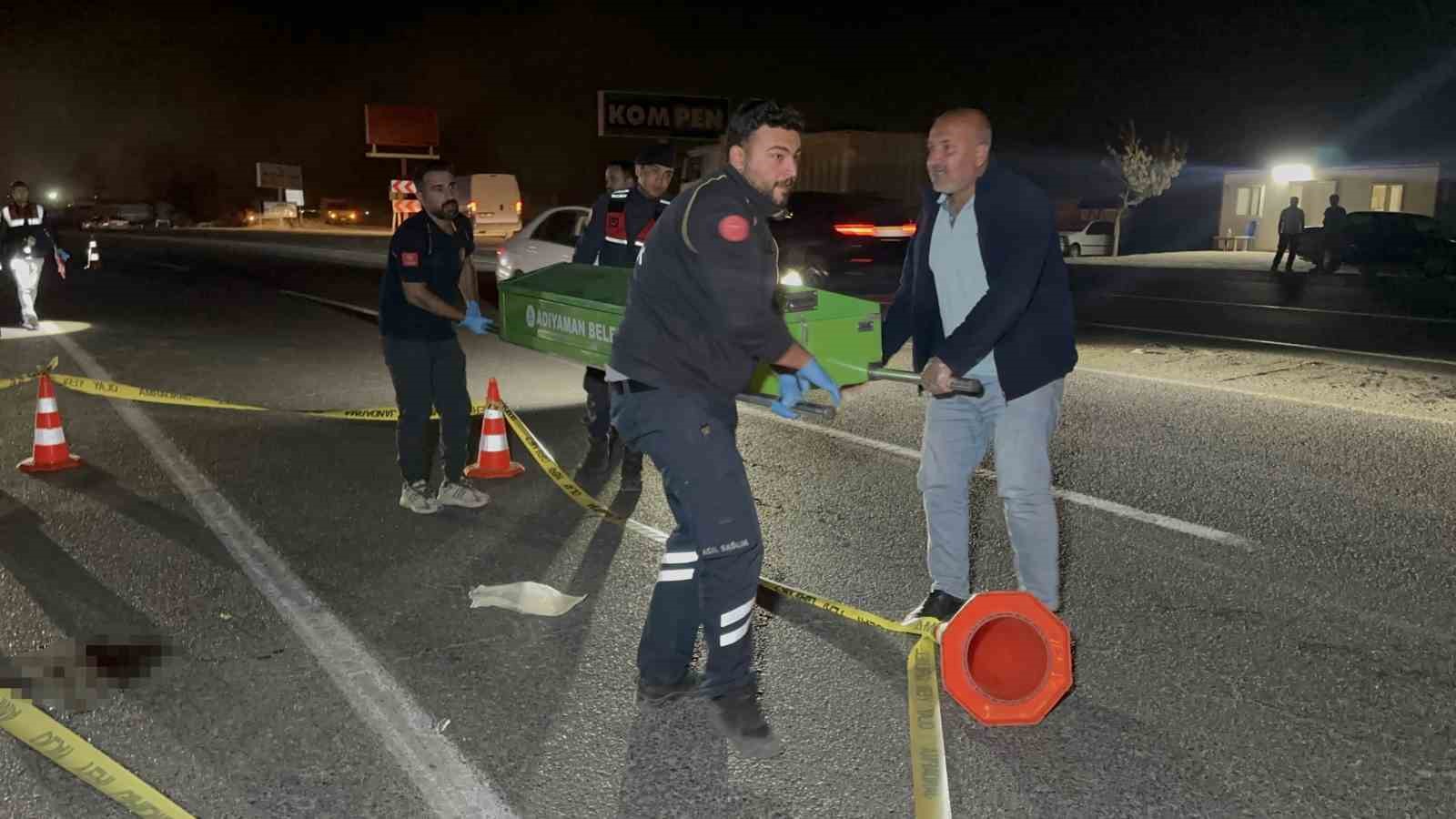 hafif-ticari-aracin-carptigi-yasli-adam-hayatini-kaybetti