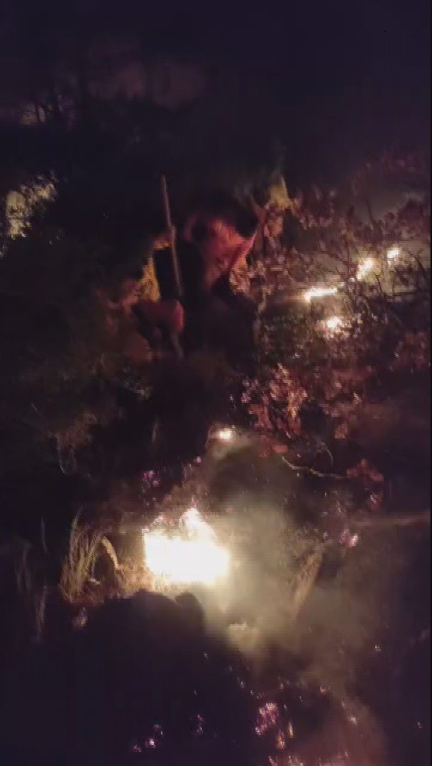 hatayda-yildirim-dusmesiyle-cikan-orman-yangina-mudahale-devam-ediyor