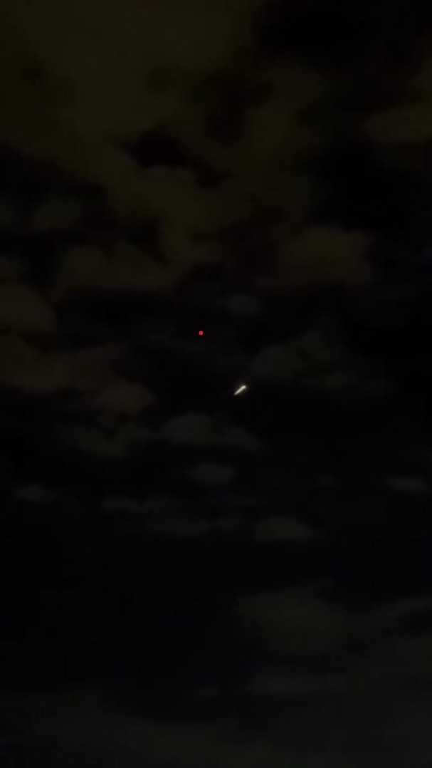 istanbula-goktasi-dustu-iddiasi-kucukcekmece-semalarinda-goruldu