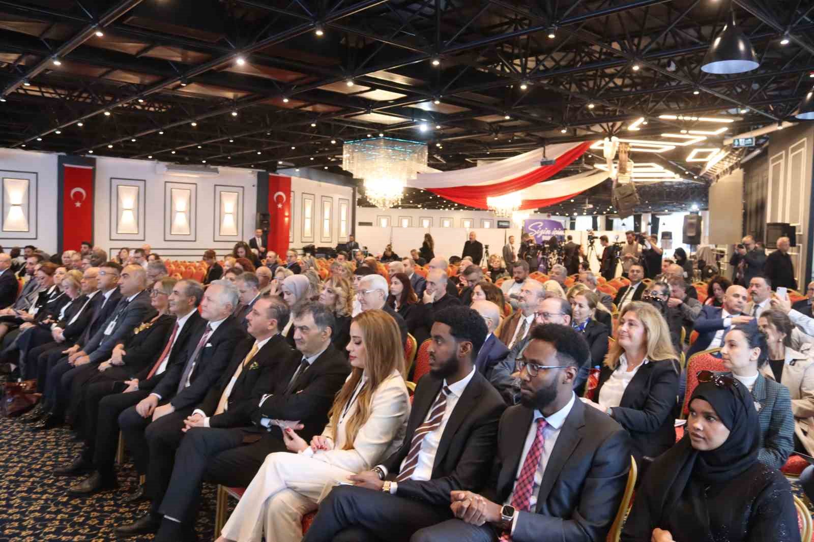 izmirde-saglik-diplomasisi-ve-inovasyon-zirvesi