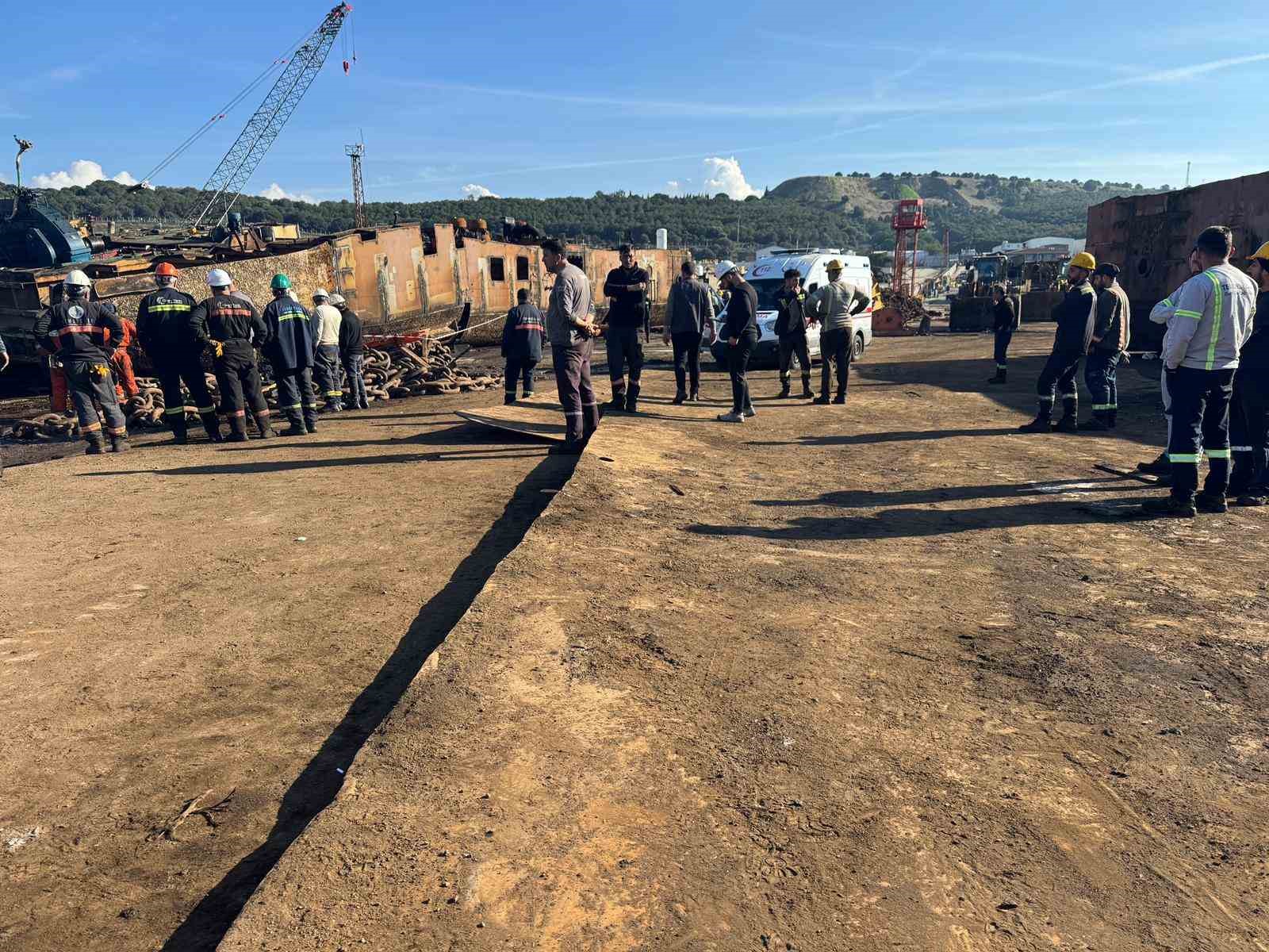 izmirde-uzerine-parca-dusen-isci-hayatini-kaybetti