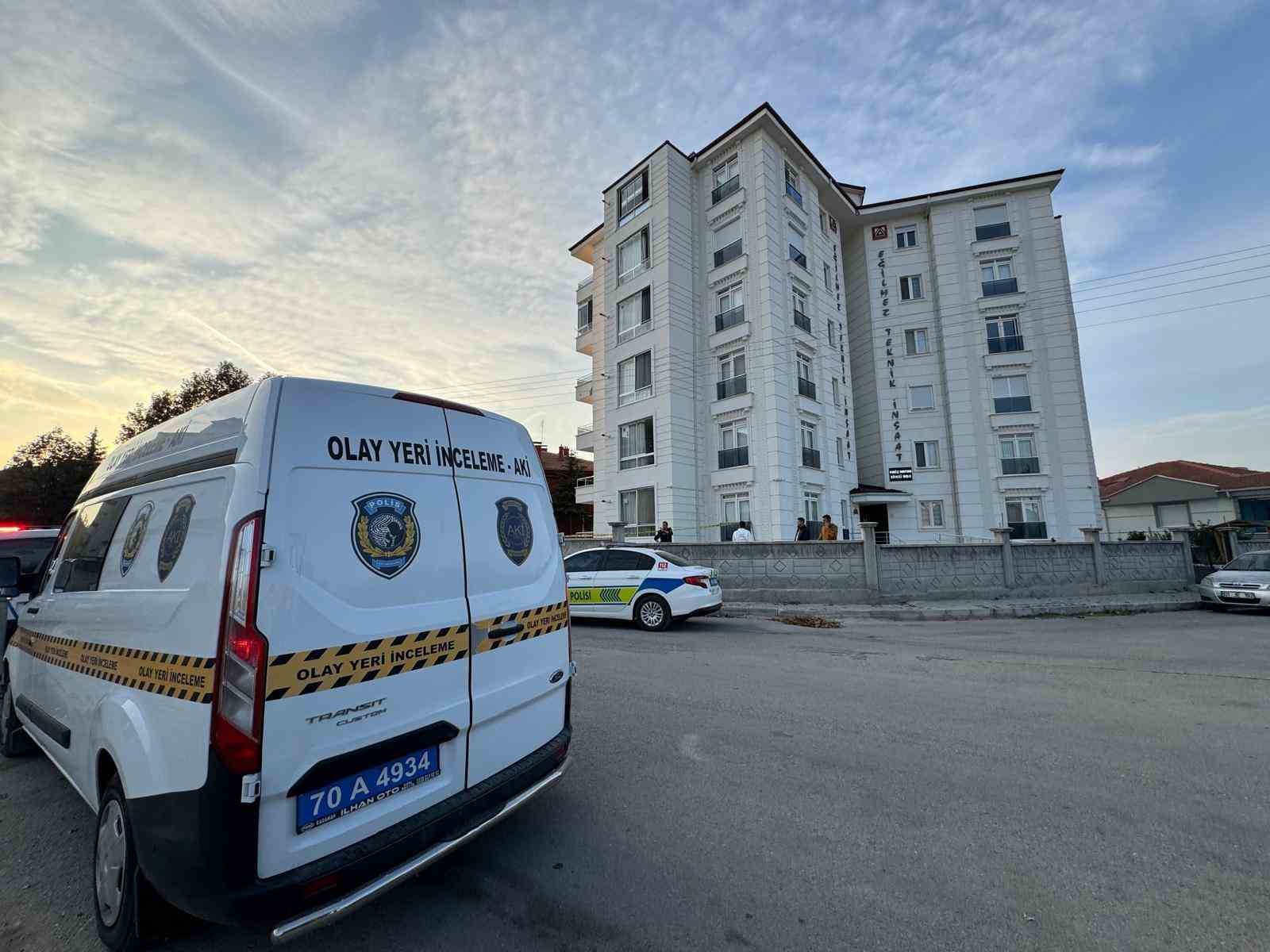 karamanda-5inci-kattan-dusen-ogretmen-hayatini-kaybetti