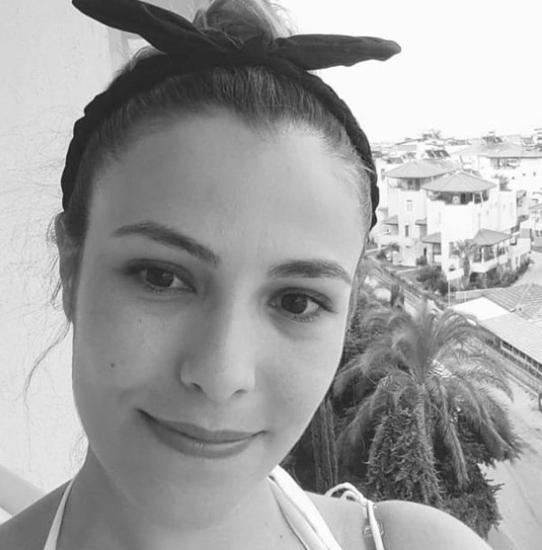 karamanda-5inci-kattan-dusen-ogretmen-hayatini-kaybetti