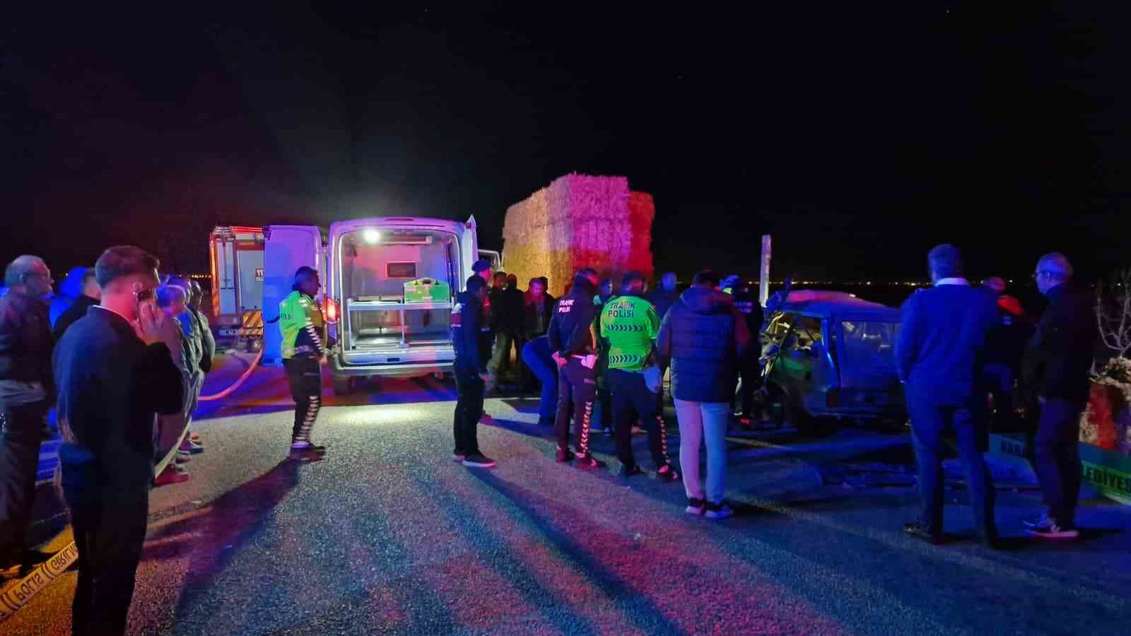 karamanda-otomobil-tira-ok-gibi-saplandi-kari-koca-hayatini-kaybetti