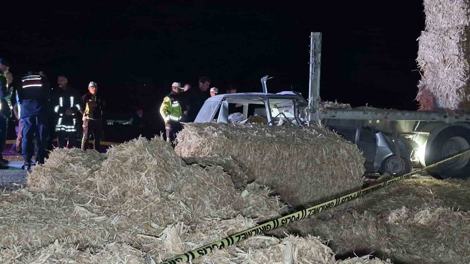 karamanda-otomobil-tira-ok-gibi-saplandi-kari-koca-hayatini-kaybetti