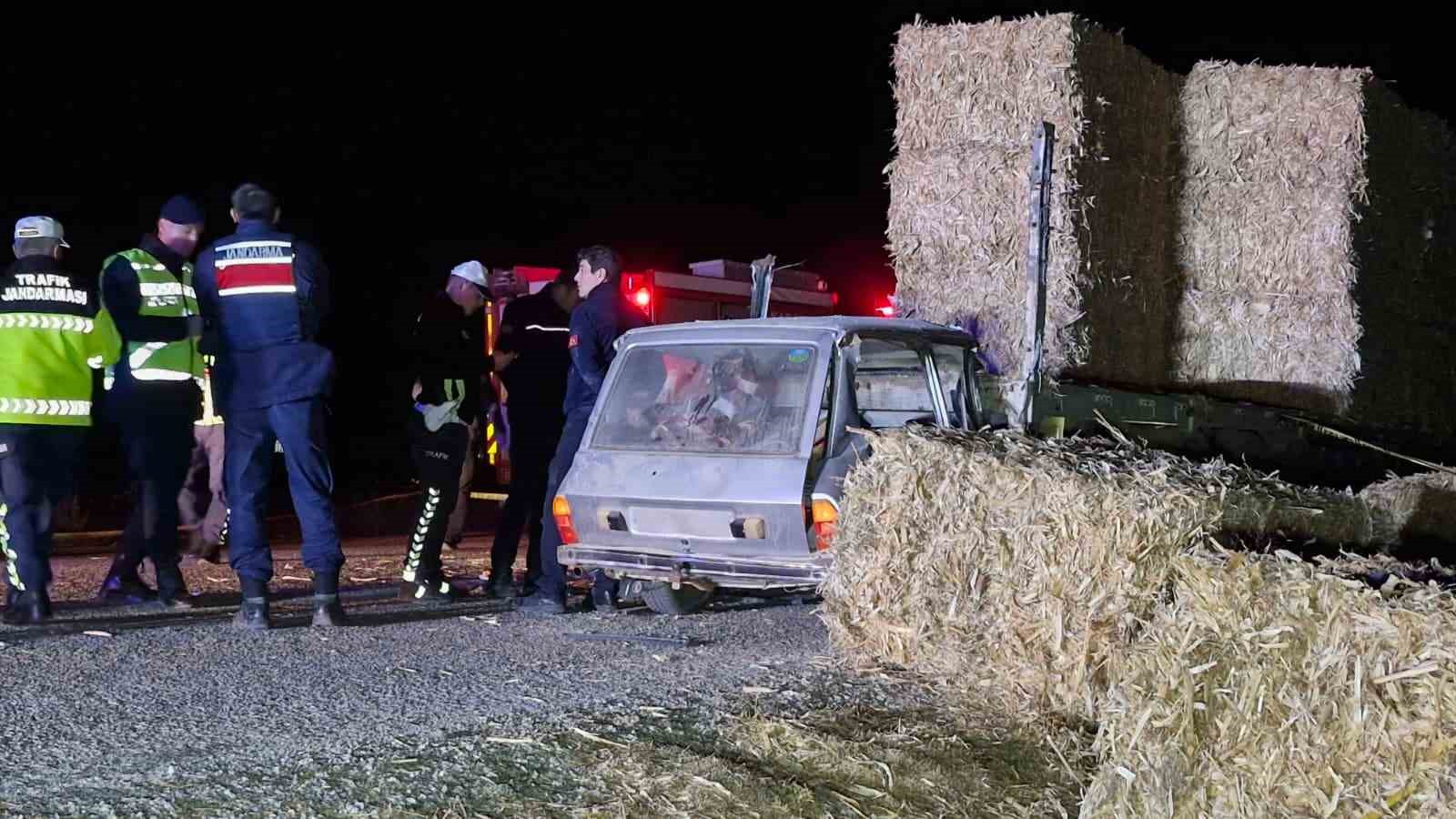 karamanda-otomobil-tira-ok-gibi-saplandi-kari-koca-hayatini-kaybetti