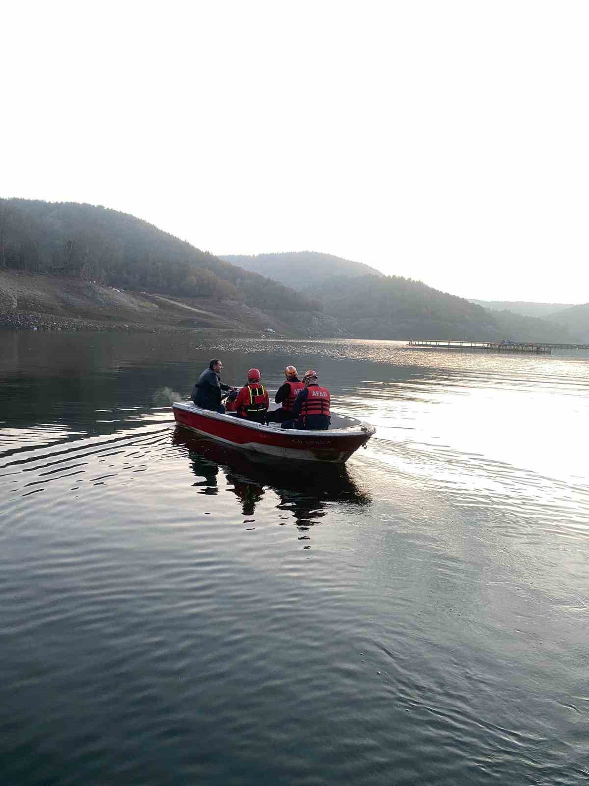 kastamonuda-balikcilar-barajda-erkek-cesedi-buldu