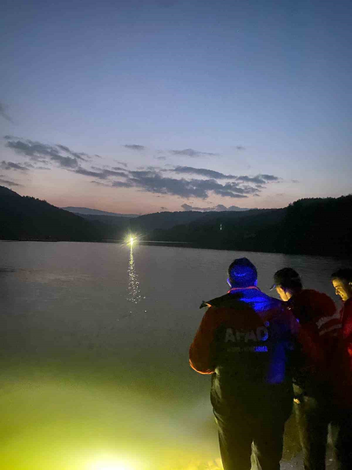 kastamonuda-balikcilar-barajda-erkek-cesedi-buldu